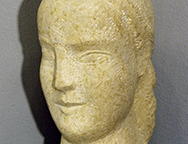 Frau mit Zopf